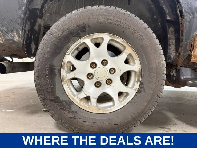 Used 2005 Chevrolet Suburban LT w/ Preferred Equipment Group AWD/4WD image 25