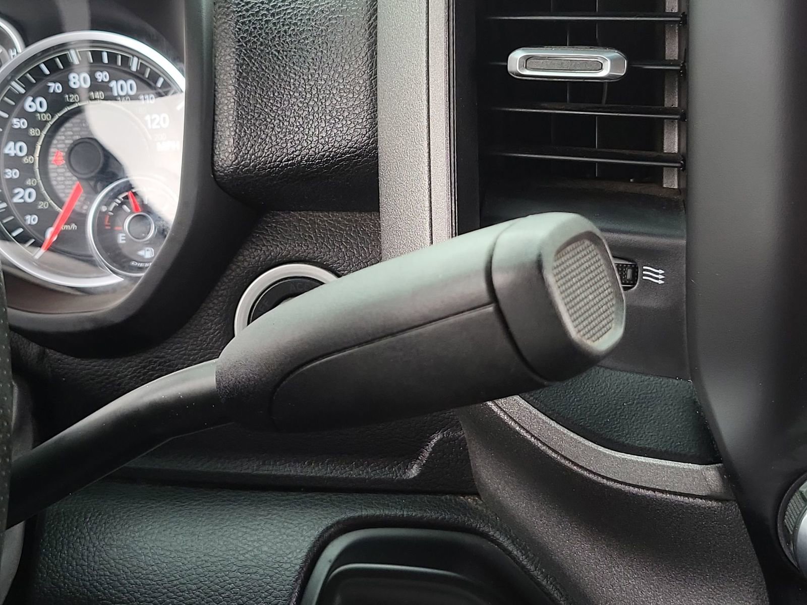 Used 2024 RAM 2500 Tradesman w/ Chrome Appearance Group image 15