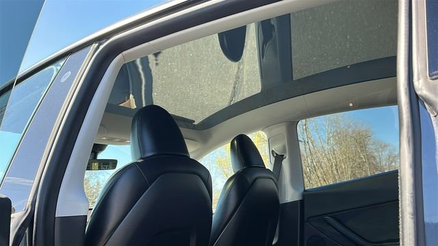 Used 2023 Tesla Model Y Long Range image 23