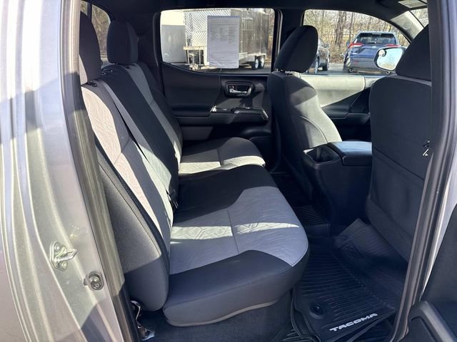 Used 2020 Toyota Tacoma TRD Off-Road w/ Technology Package image 11