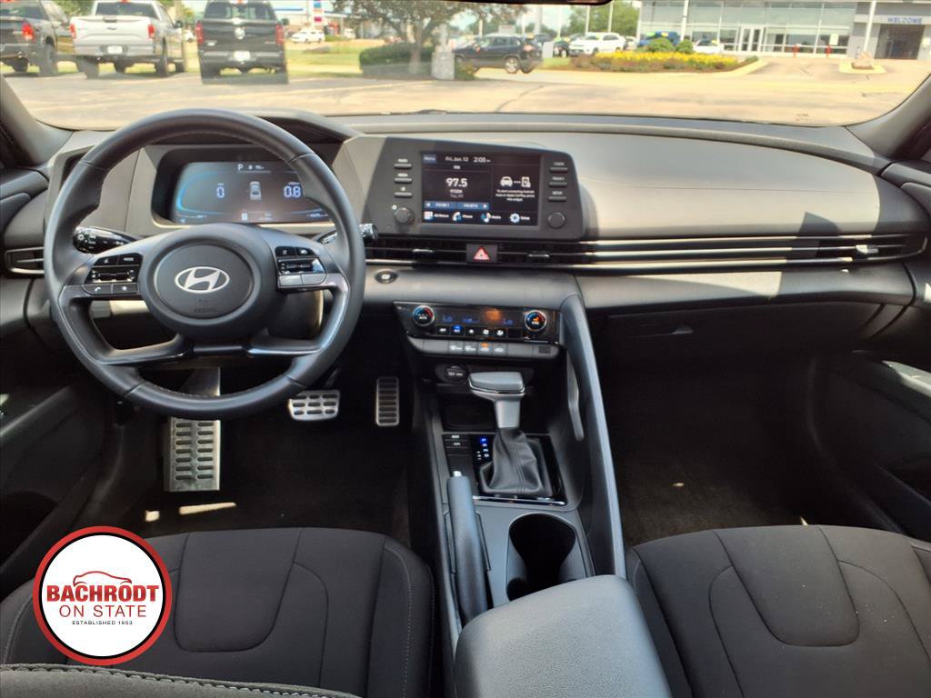 Used 2025 Hyundai Elantra Sport FWD image 14