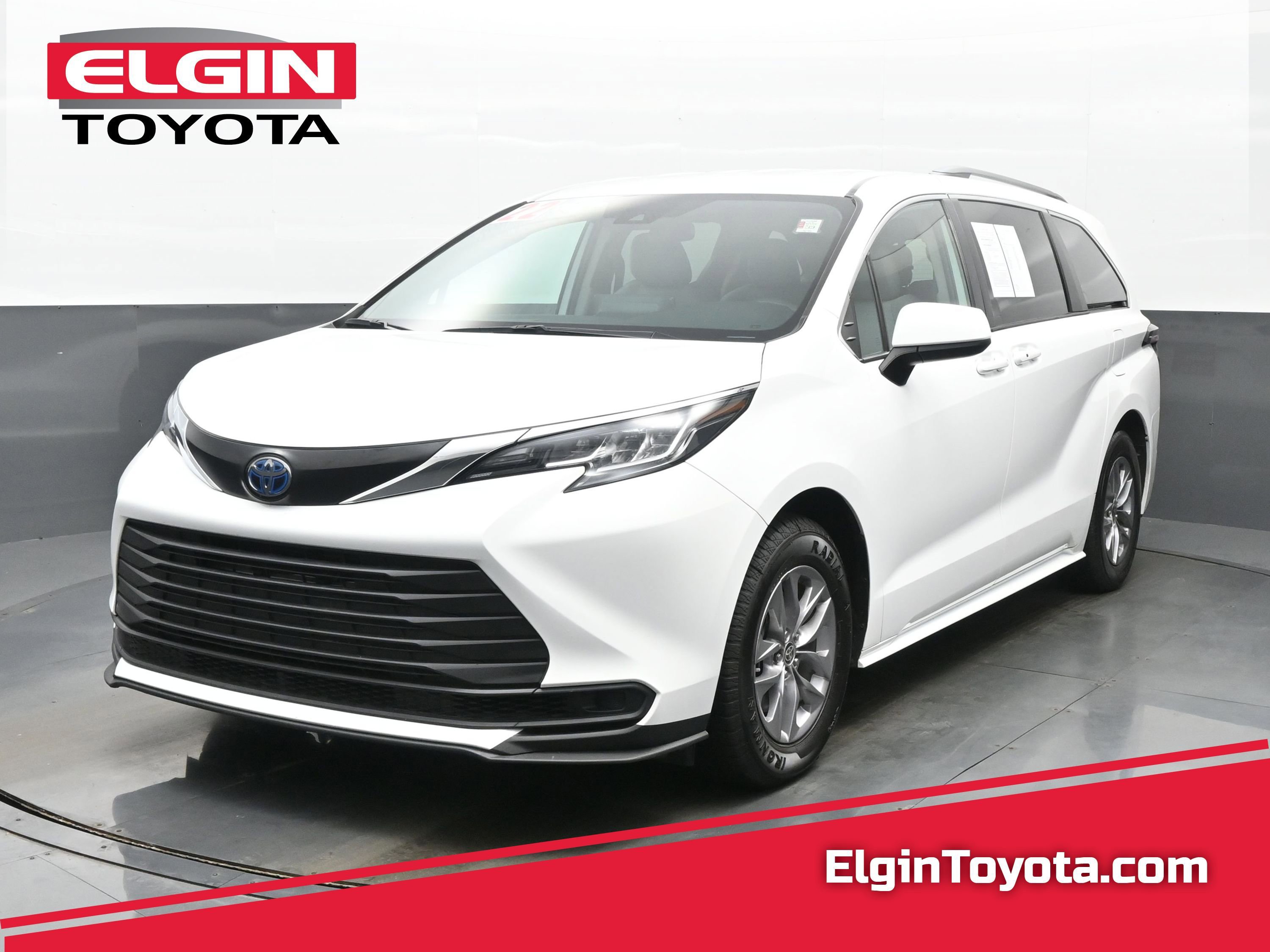 Used 2022 Toyota Sienna LE image 1