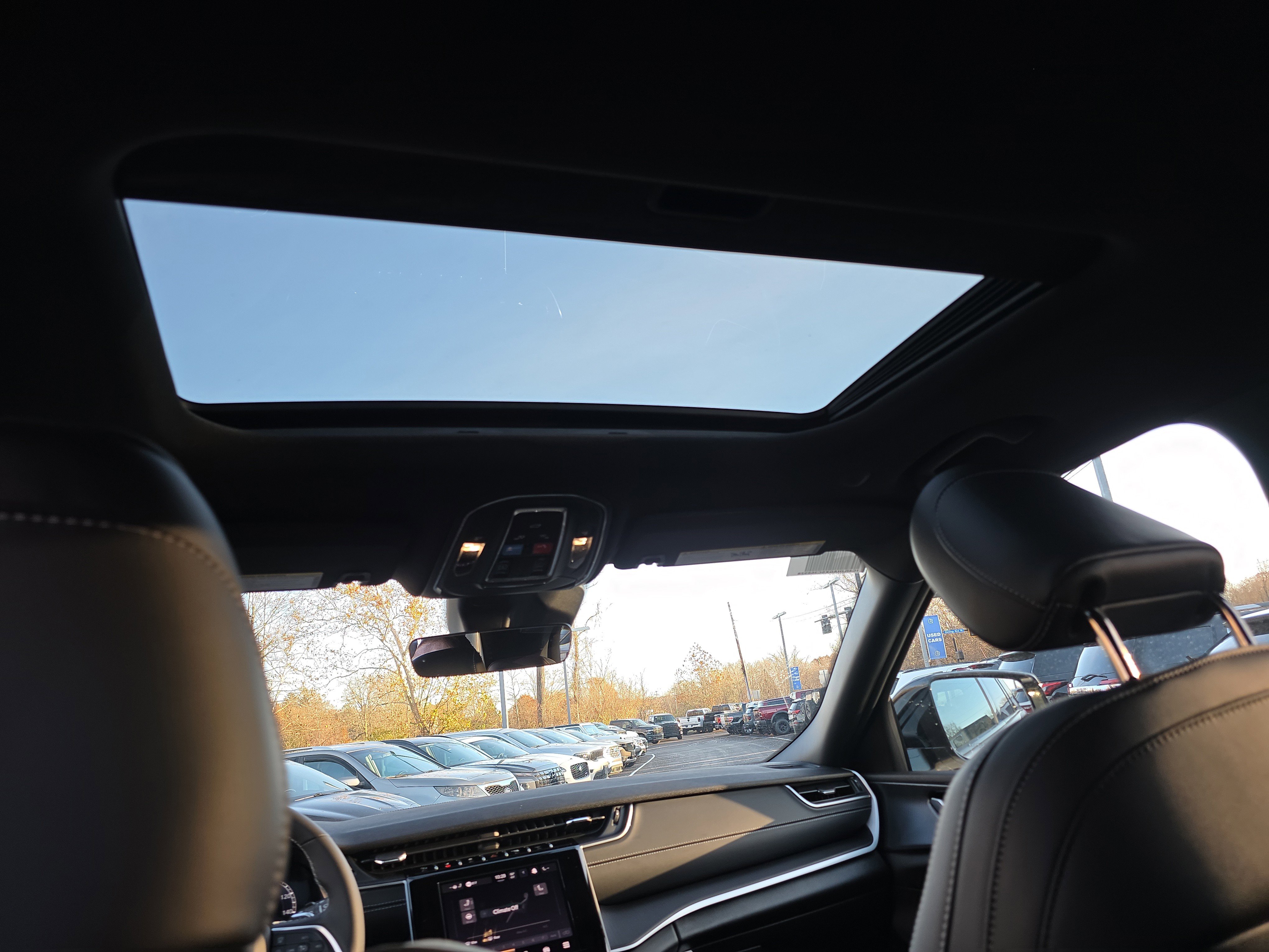 New 2025 Jeep Grand Cherokee Altitude image 16