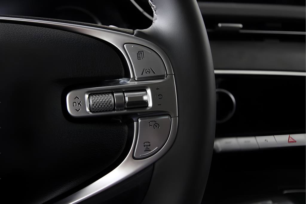 Used 2025 Genesis GV70 2.5T AWD/4WD image 25