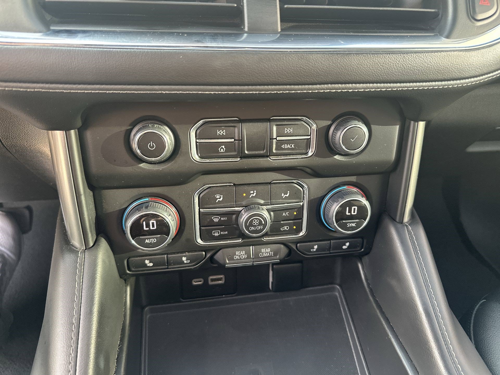 Used 2022 Chevrolet Tahoe Z71 AWD/4WD image 18