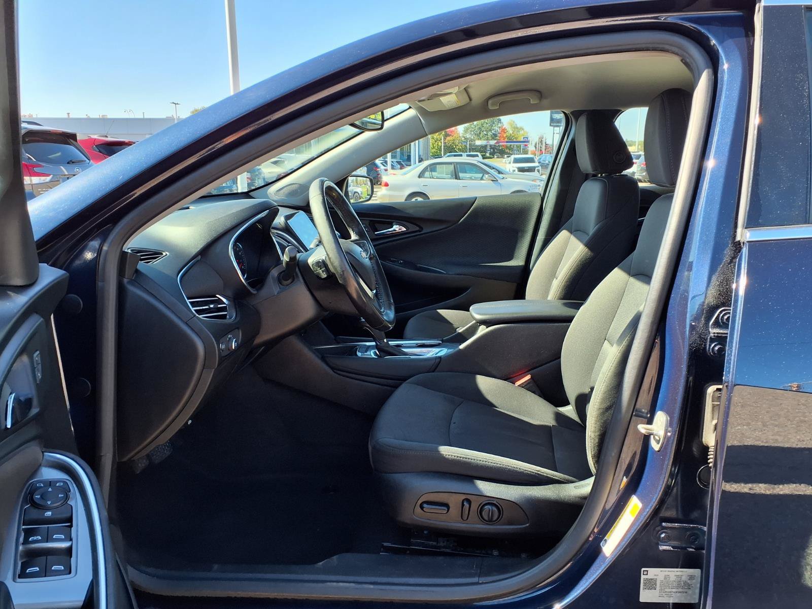 Used 2018 Chevrolet Malibu LT FWD image 17