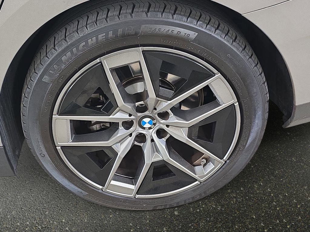 Used 2026 BMW 530i w/ Premium Package image 32