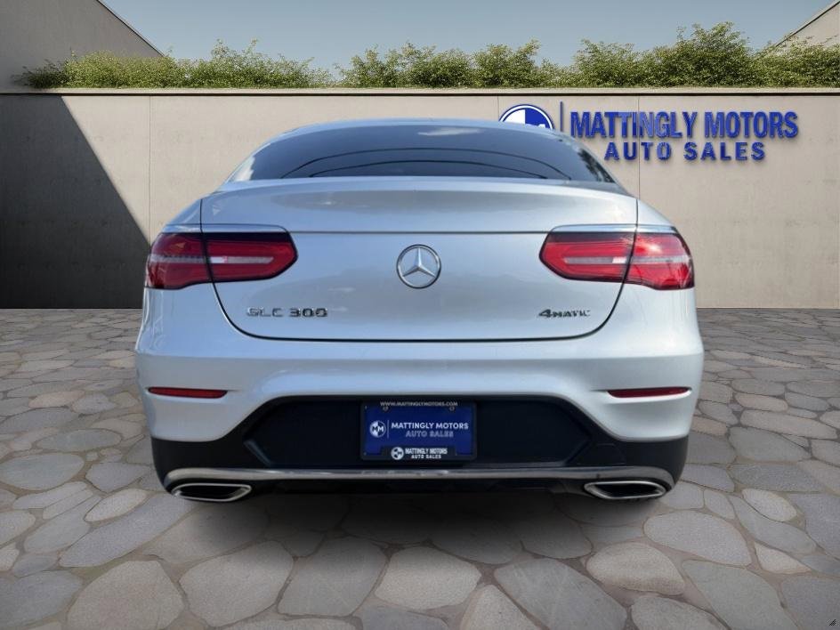 Used 2017 Mercedes-Benz GLC 300 4MATIC Coupe image 4
