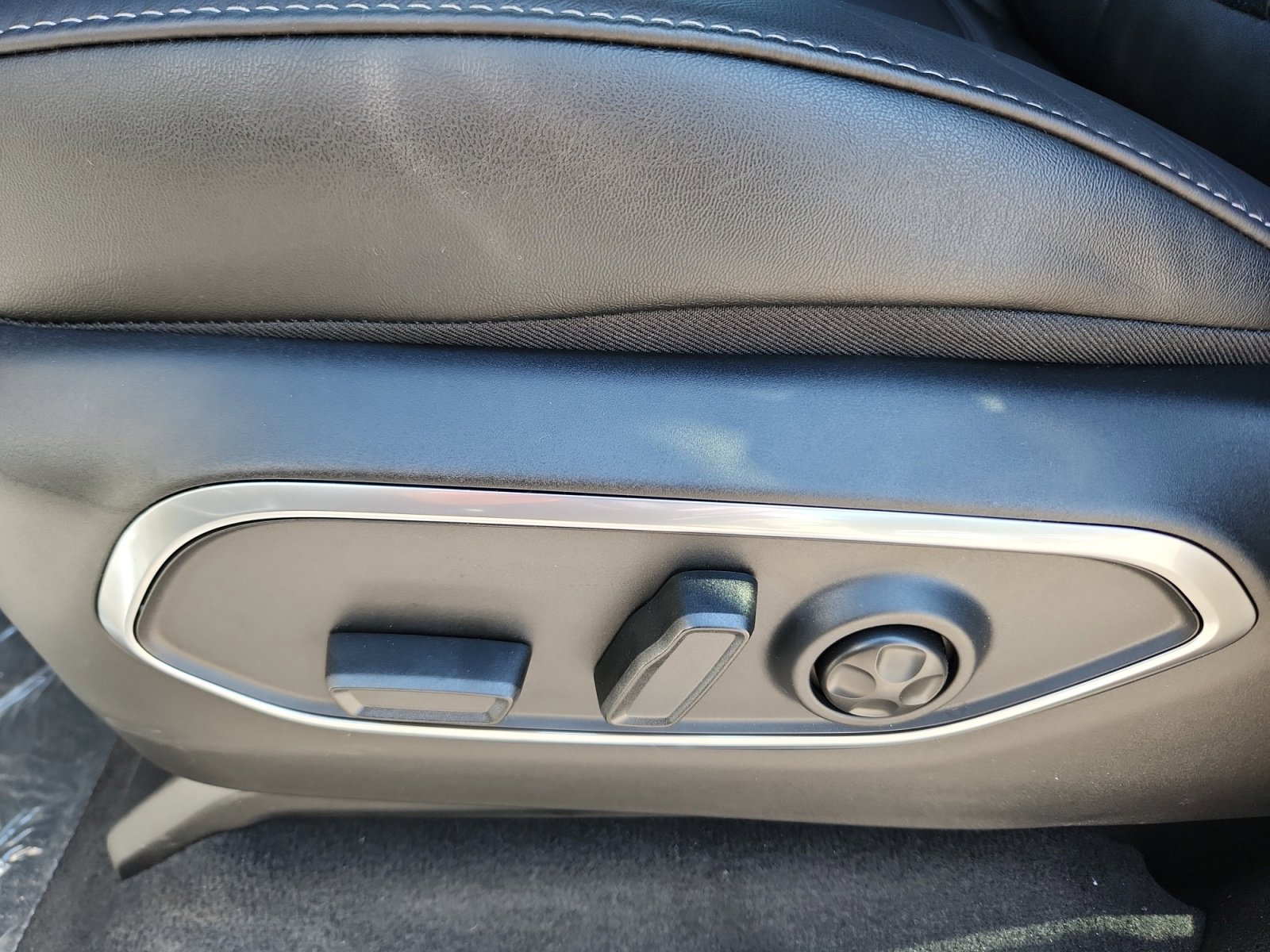 New 2025 Jeep Wagoneer Series II w/ Convenience Group I image 15