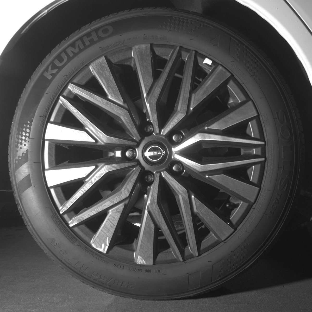 Used 2025 Nissan Altima 2.5 SV FWD image 15