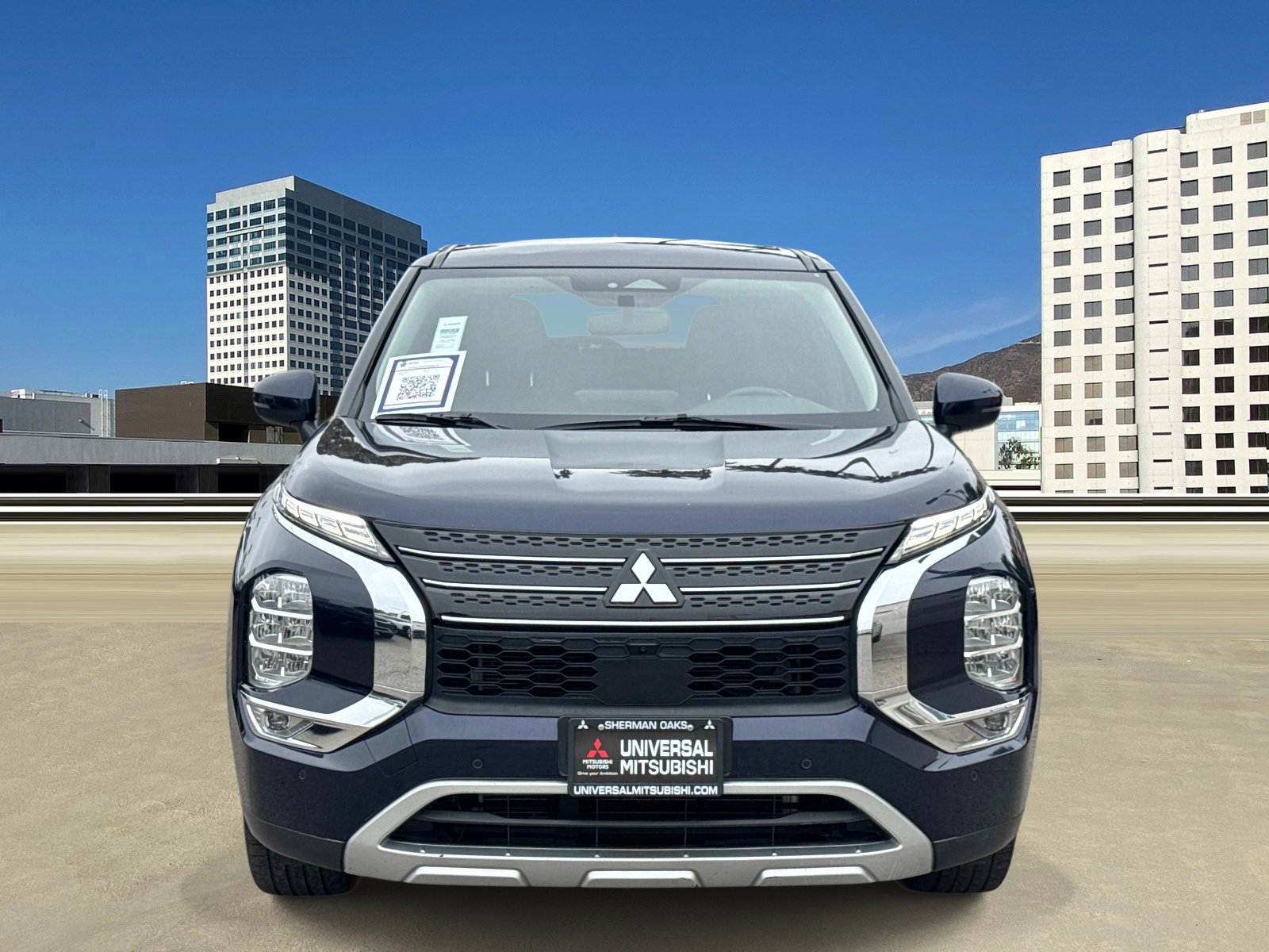 Used 2024 Mitsubishi Outlander FWD image 2
