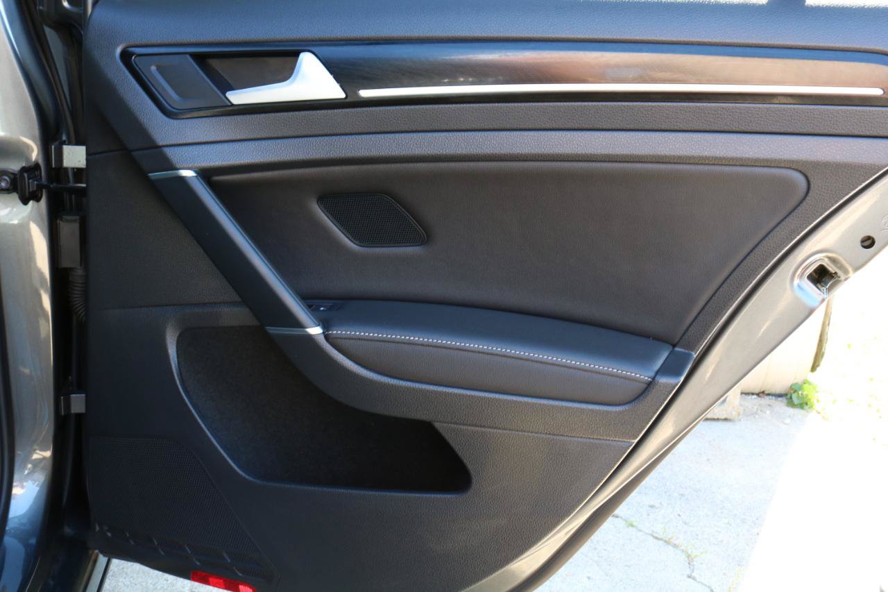 Used 2019 Volkswagen Golf 4-Door AWD/4WD image 48