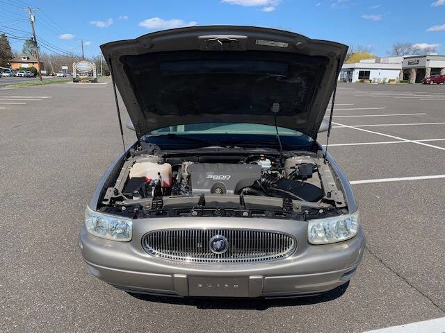 Used 2002 Buick Le Sabre Custom w/ Luxury Pkg FWD image 2