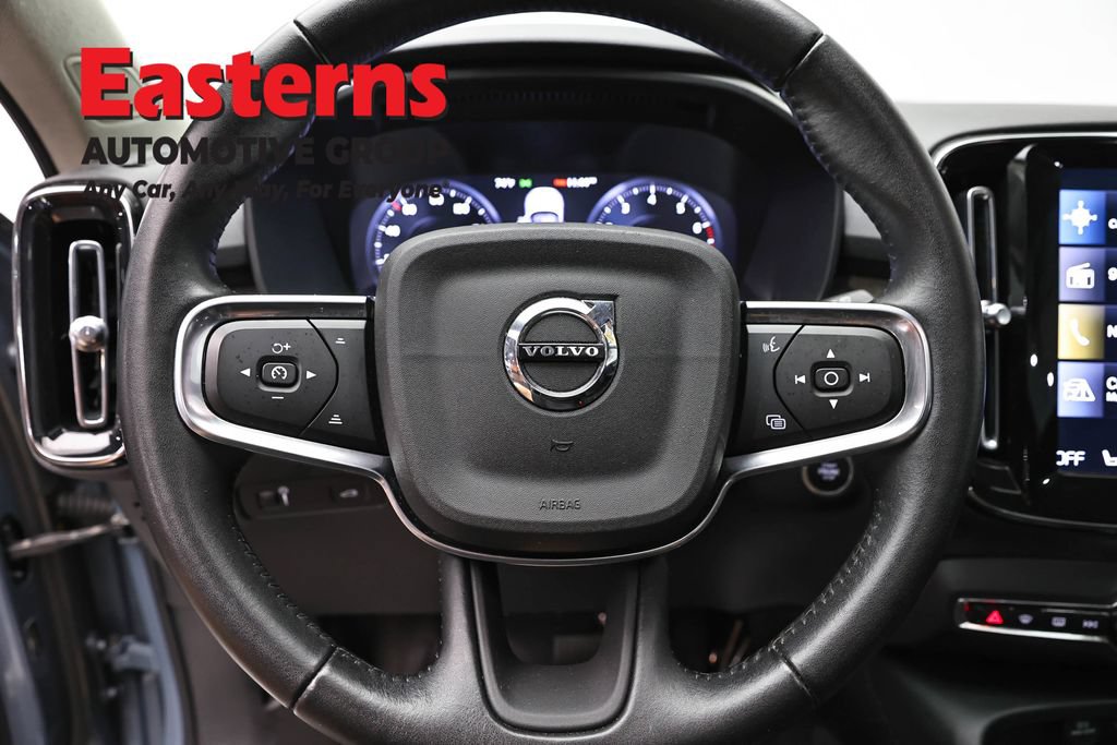 Used 2021 Volvo XC40 T4 Inscription FWD image 10