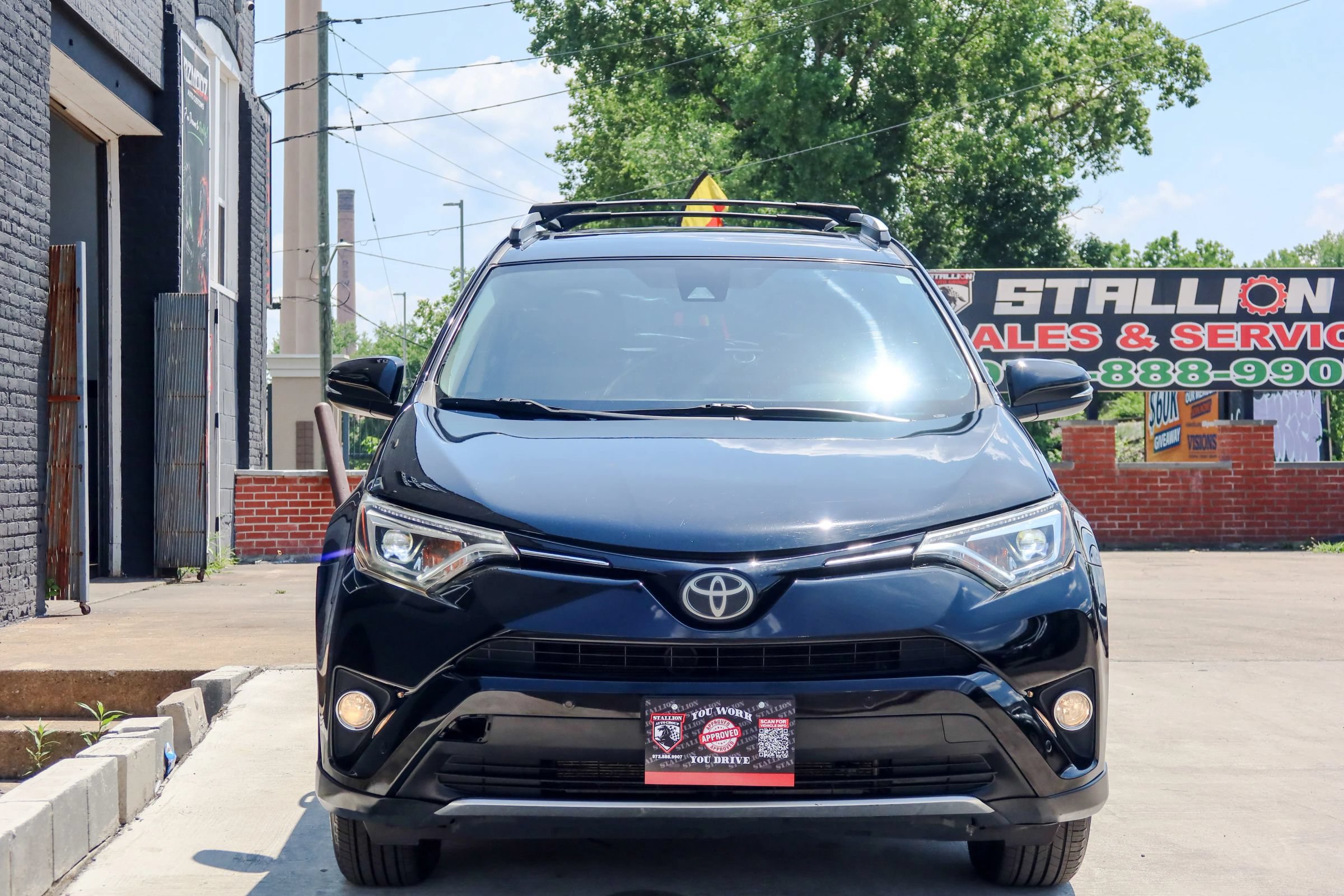 Used 2015 Toyota RAV4 Limited AWD/4WD image 2