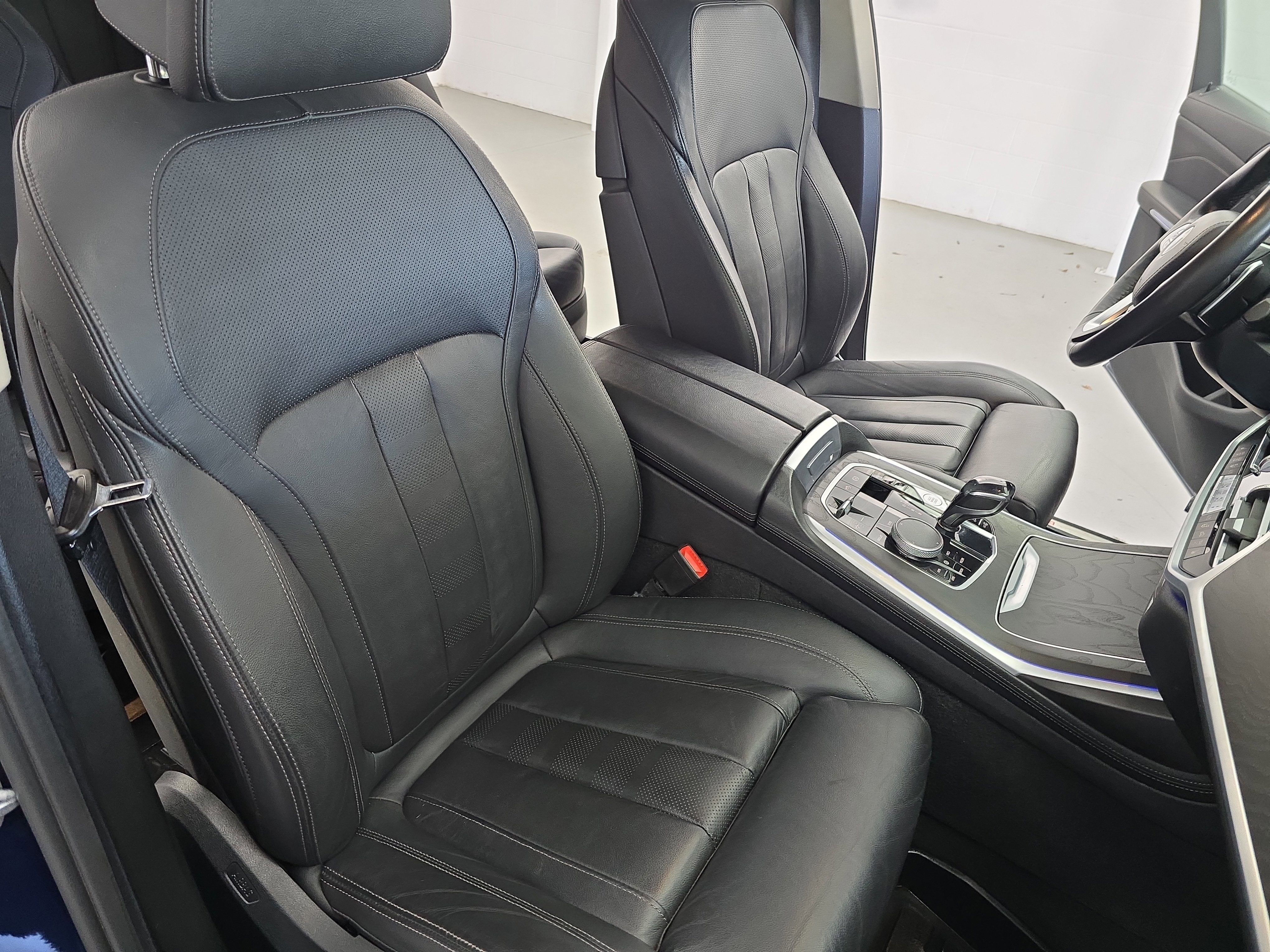 Used 2021 BMW X7 xDrive40i w/ Premium Package image 10