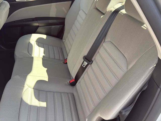 Used 2018 Ford Fusion S image 18