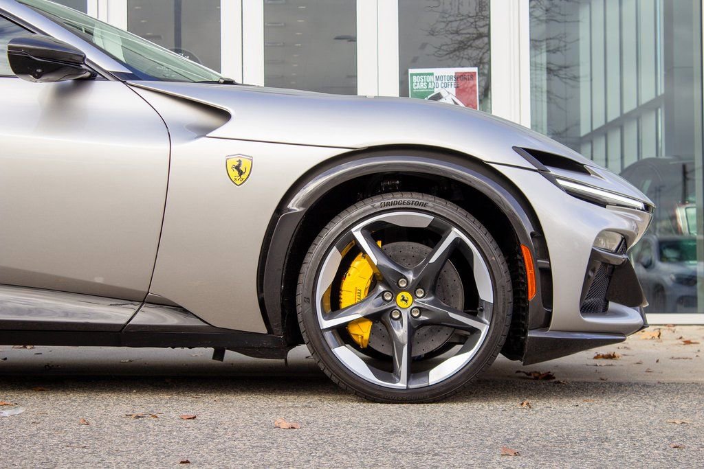 Used 2025 Ferrari Purosangue image 5
