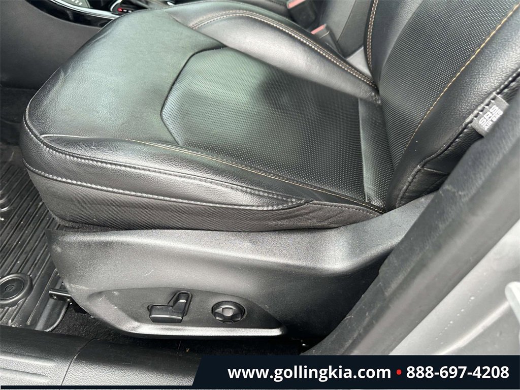 Used 2019 Jeep Compass Limited image 18