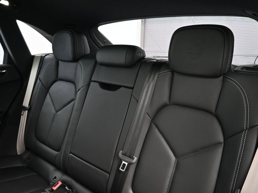New 2026 Porsche Macan S image 6
