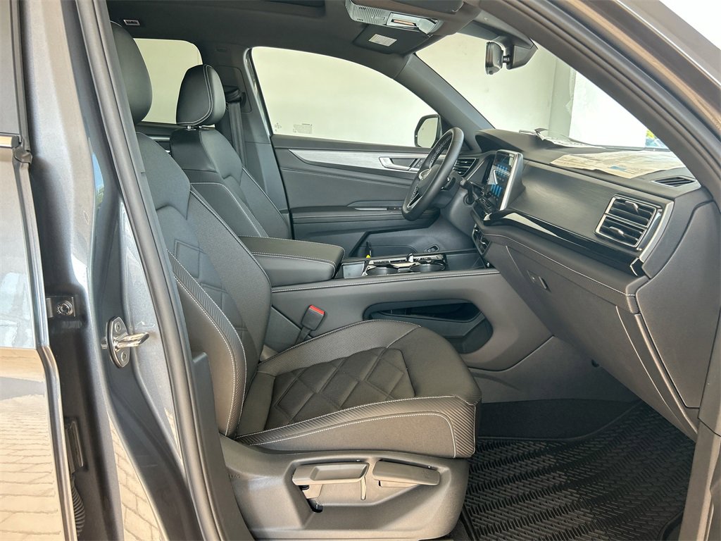 New 2025 Volkswagen Atlas Cross Sport SE image 35