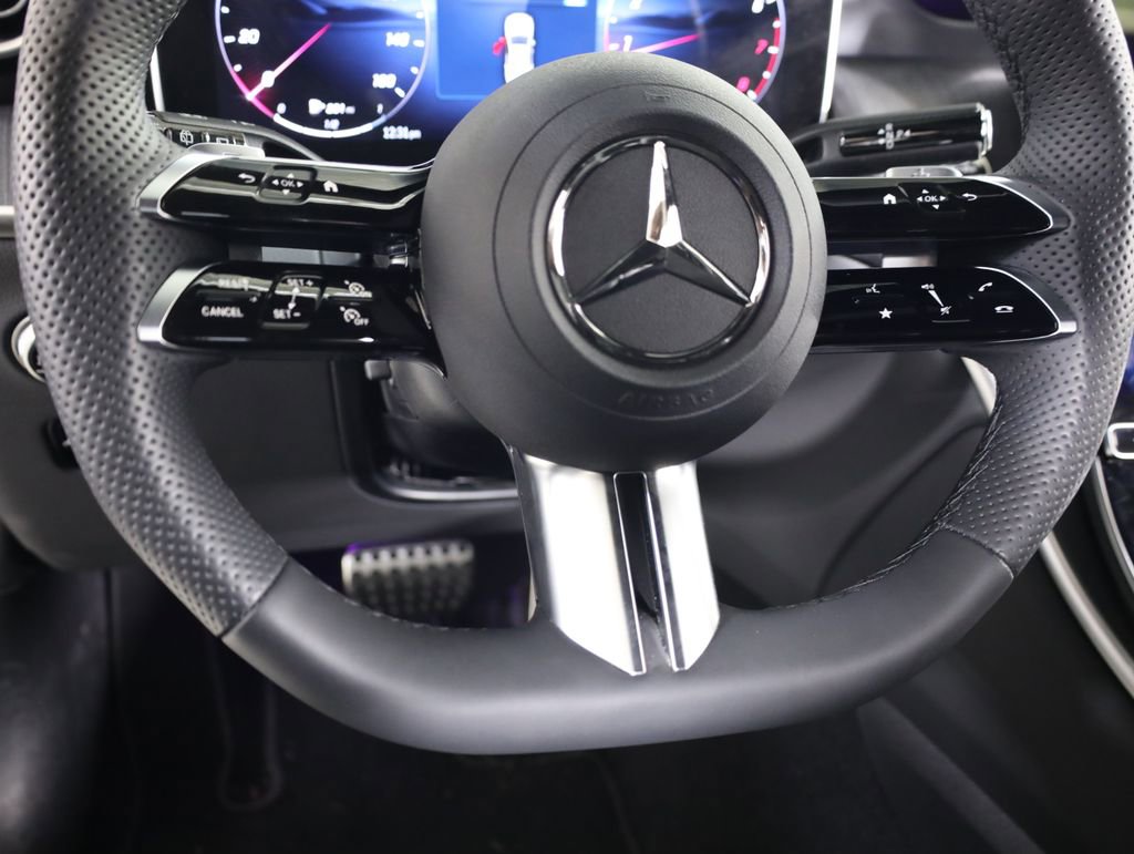 Used 2026 Mercedes-Benz GLC 300 4MATIC image 32