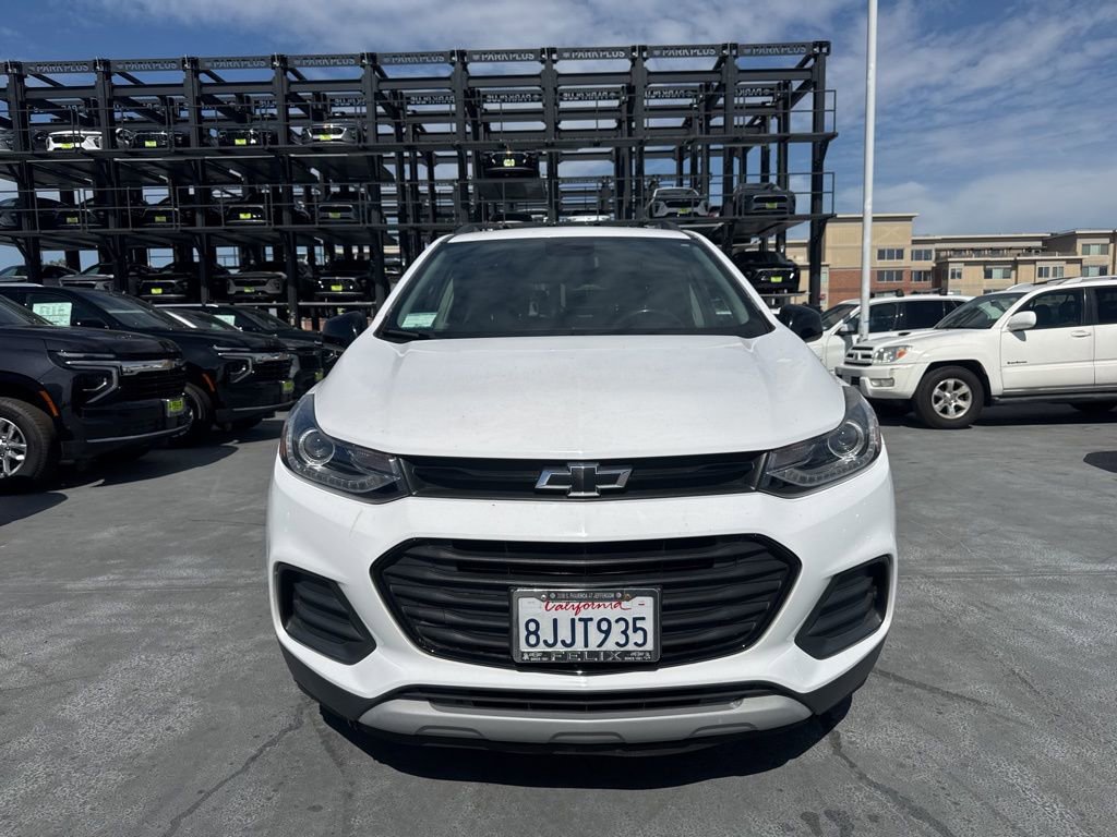 Used 2019 Chevrolet Trax LT w/ Redline Edition image 2