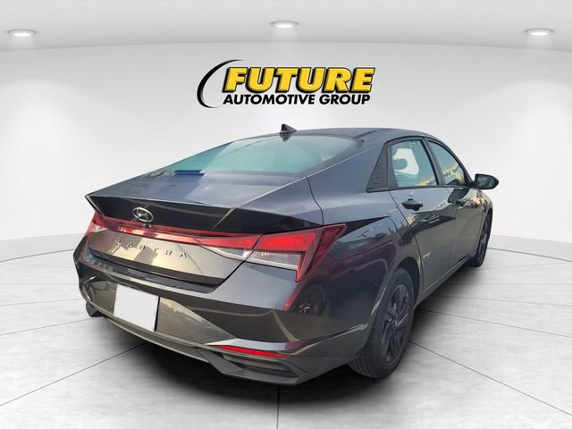 Used 2021 Hyundai Elantra SEL w/ Cargo Package image 3