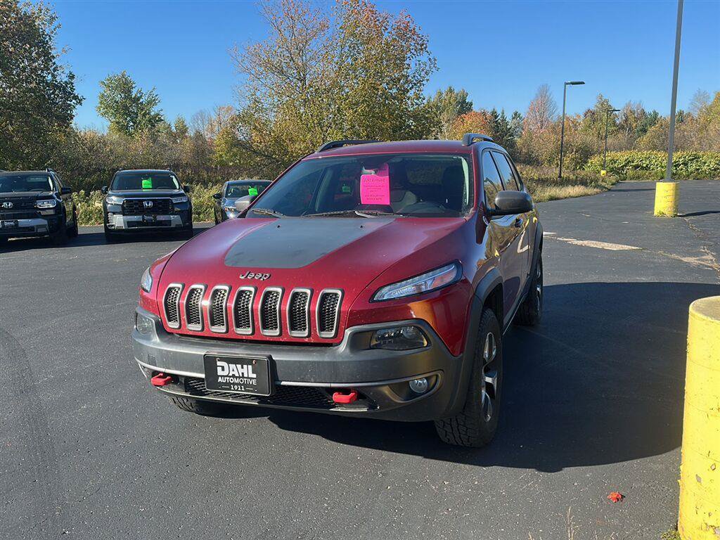 Used 2017 Jeep Cherokee Trailhawk w/ Cold Weather Group AWD/4WD image 3