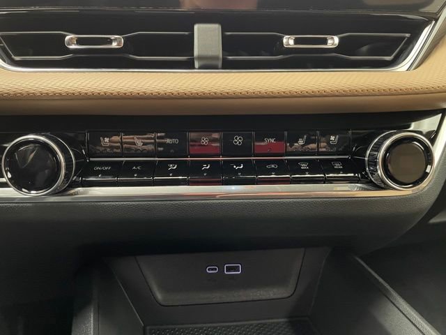 New 2025 Chevrolet Equinox ACTIV w/ Safety and Technology Package image 6