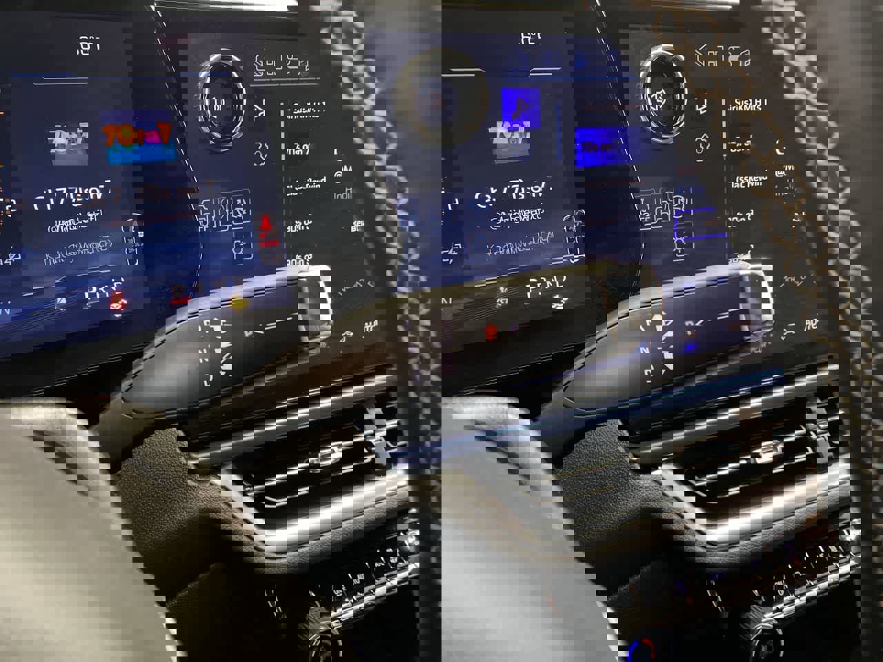 Used 2025 Chevrolet Equinox EV LT w/ Convenience Package image 25