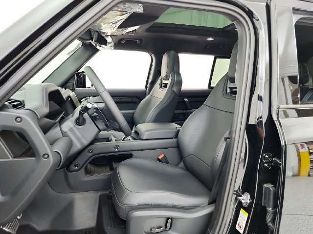 New 2026 Land Rover Defender 110 OCTA AWD/4WD image 21