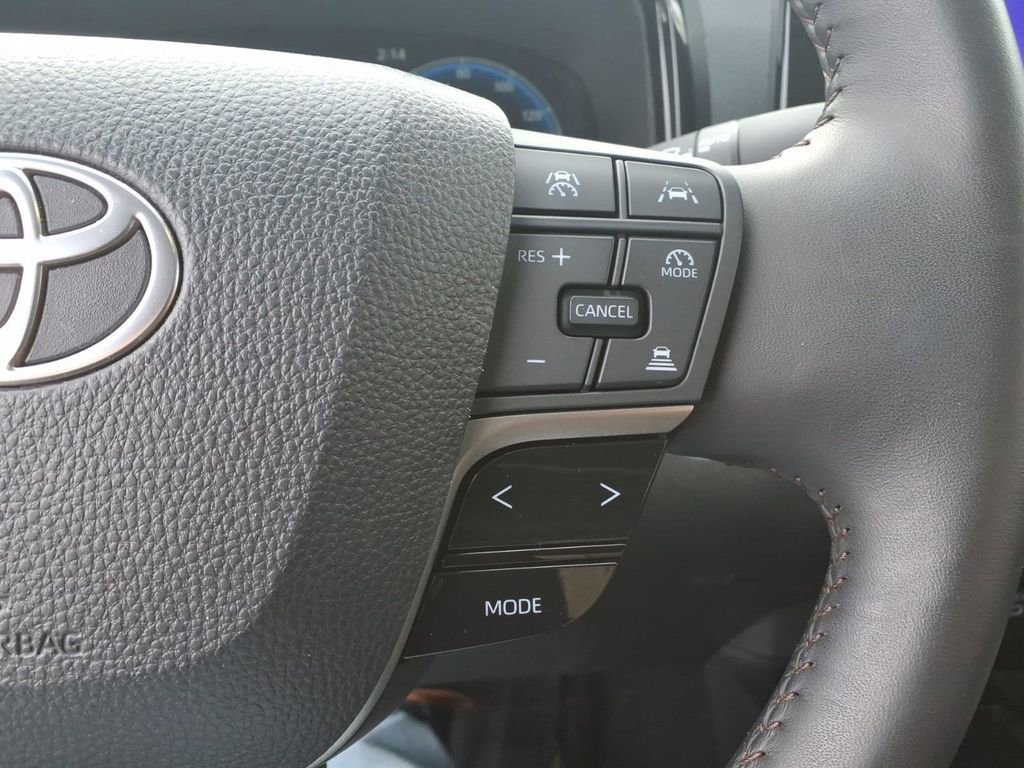 Used 2025 Toyota Camry XLE w/ Premium Package image 22