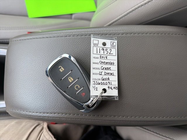 Used 2018 Chevrolet Cruze LT w/ Leather Package image 40