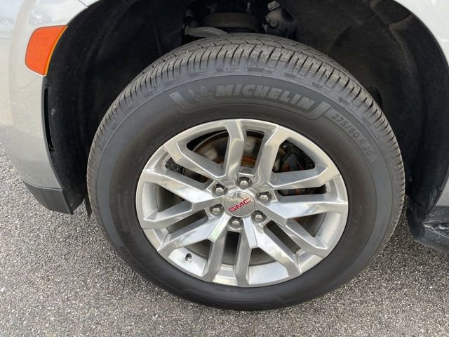 Used 2024 GMC Yukon SLT w/ SLT Premium Package image 10