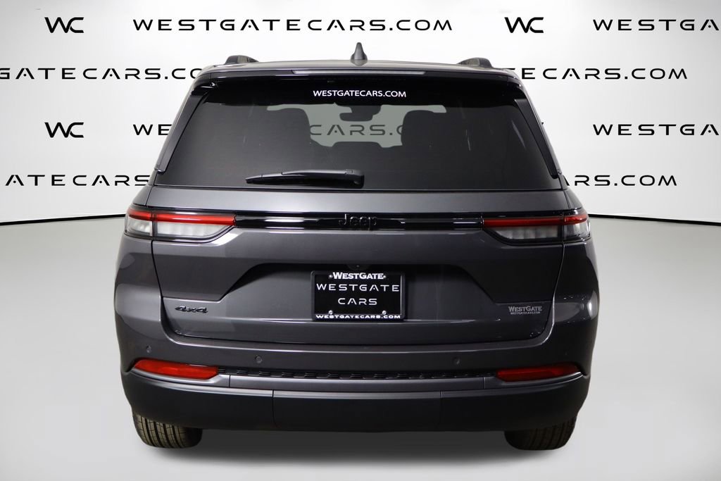 New 2026 Jeep Grand Cherokee Altitude image 4