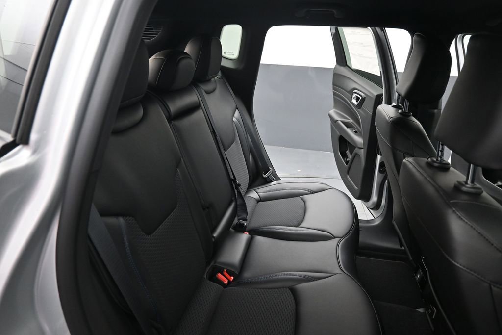New 2026 Jeep Compass Latitude AWD/4WD image 20
