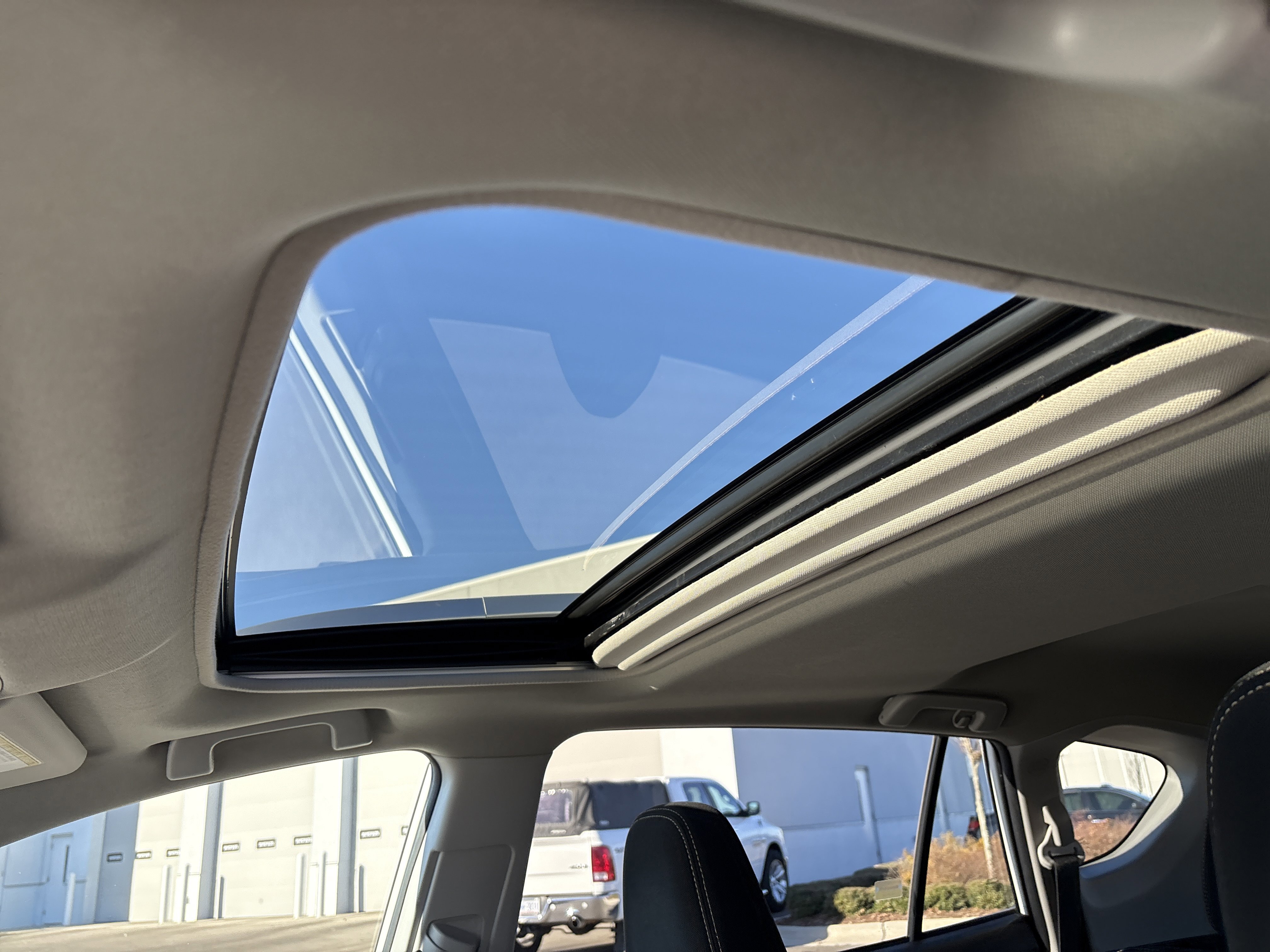 Used 2015 Toyota RAV4 XLE image 16