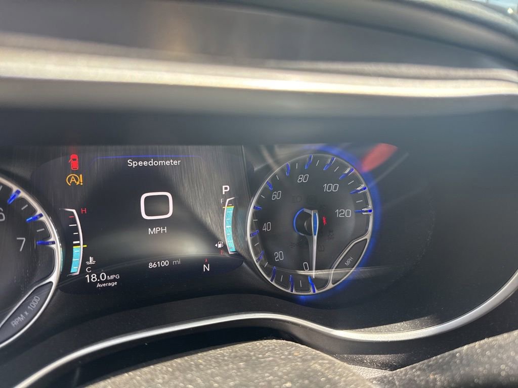Used 2022 Chrysler Pacifica Touring-L FWD image 6