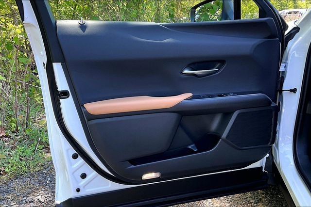 Certified 2026 Lexus UX 300h AWD w/ Accessory Package (2T) image 20
