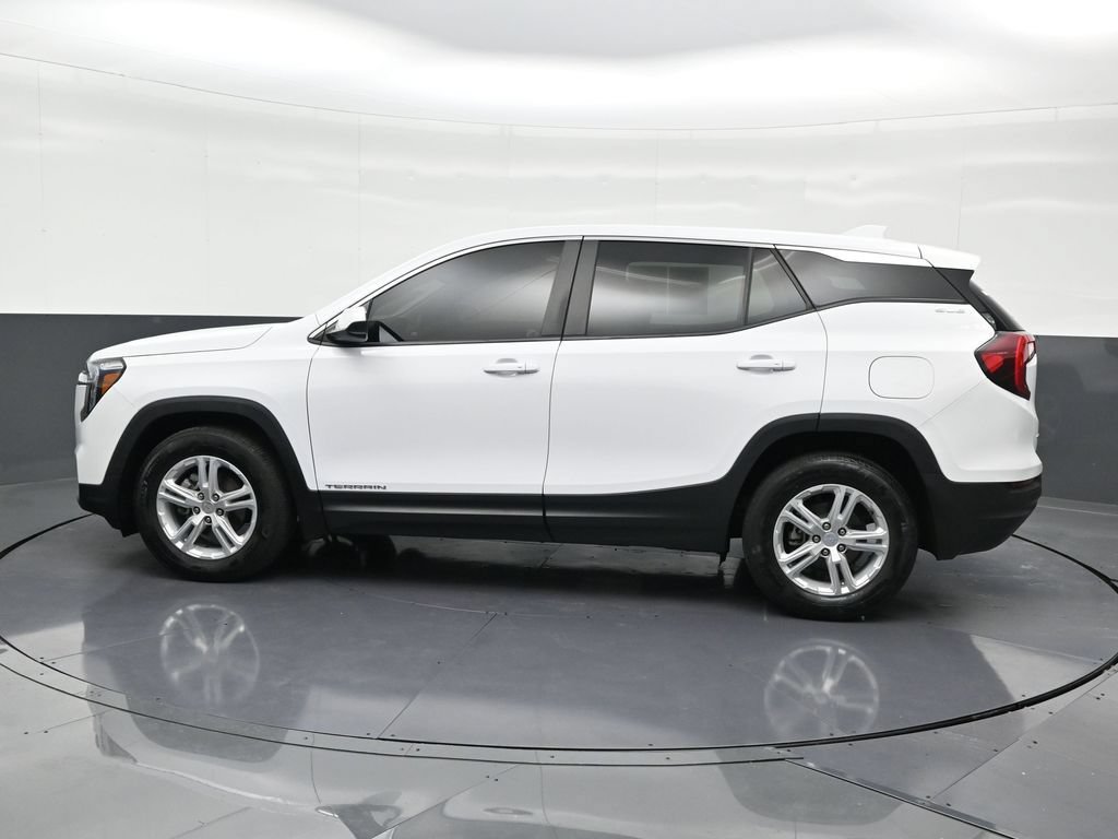 Used 2024 GMC Terrain SLE FWD image 4