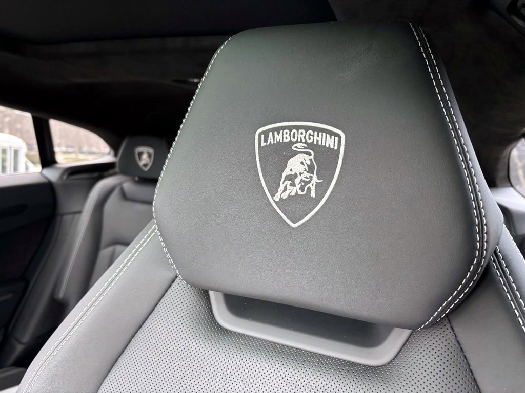 Used 2023 Lamborghini Urus S image 25