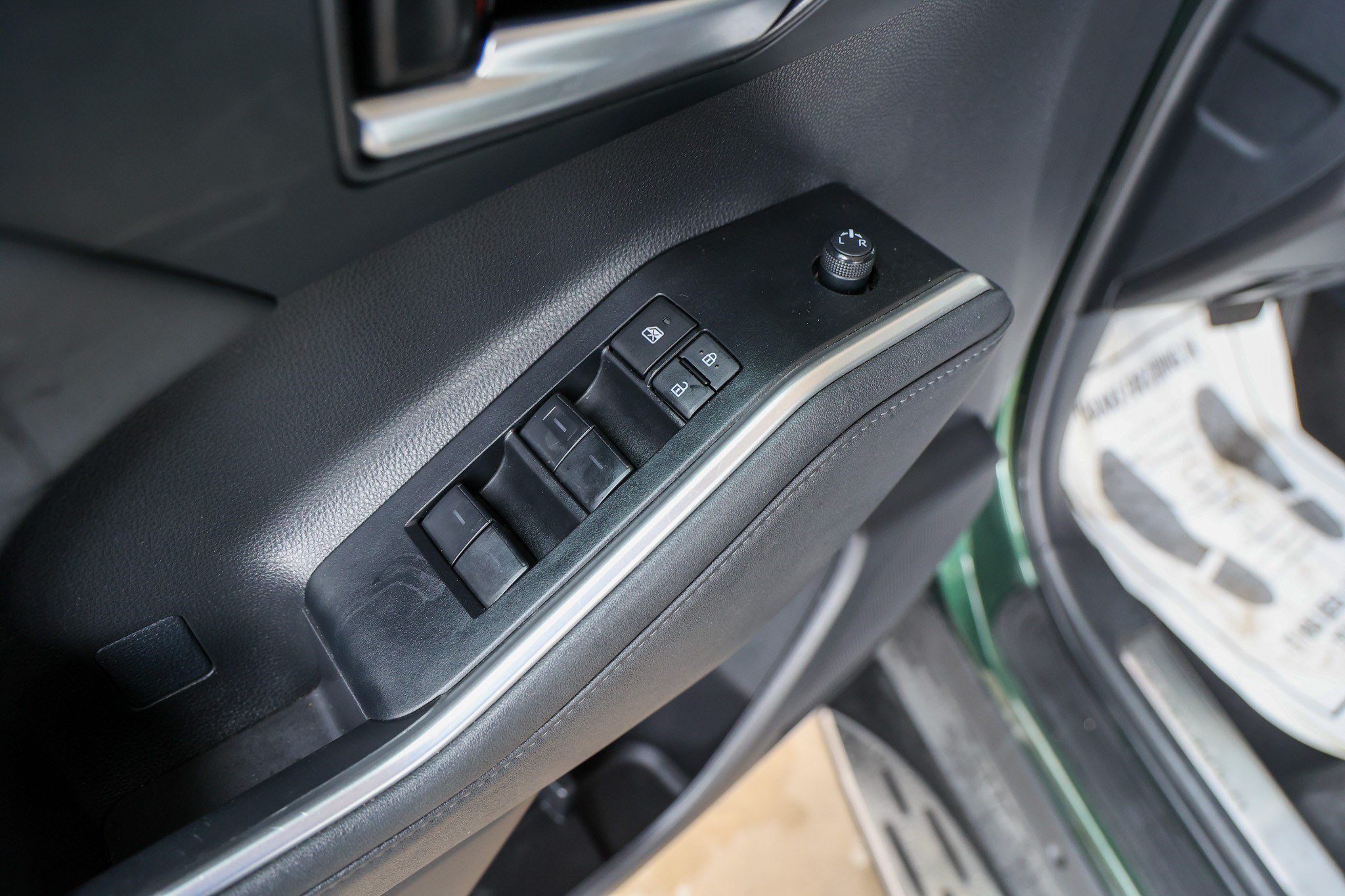 Used 2023 Toyota Highlander XLE FWD image 33
