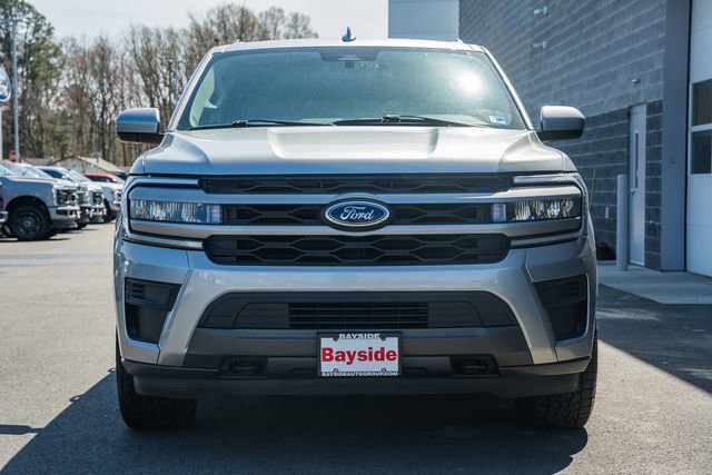 Used 2022 Ford Expedition XLT image 3