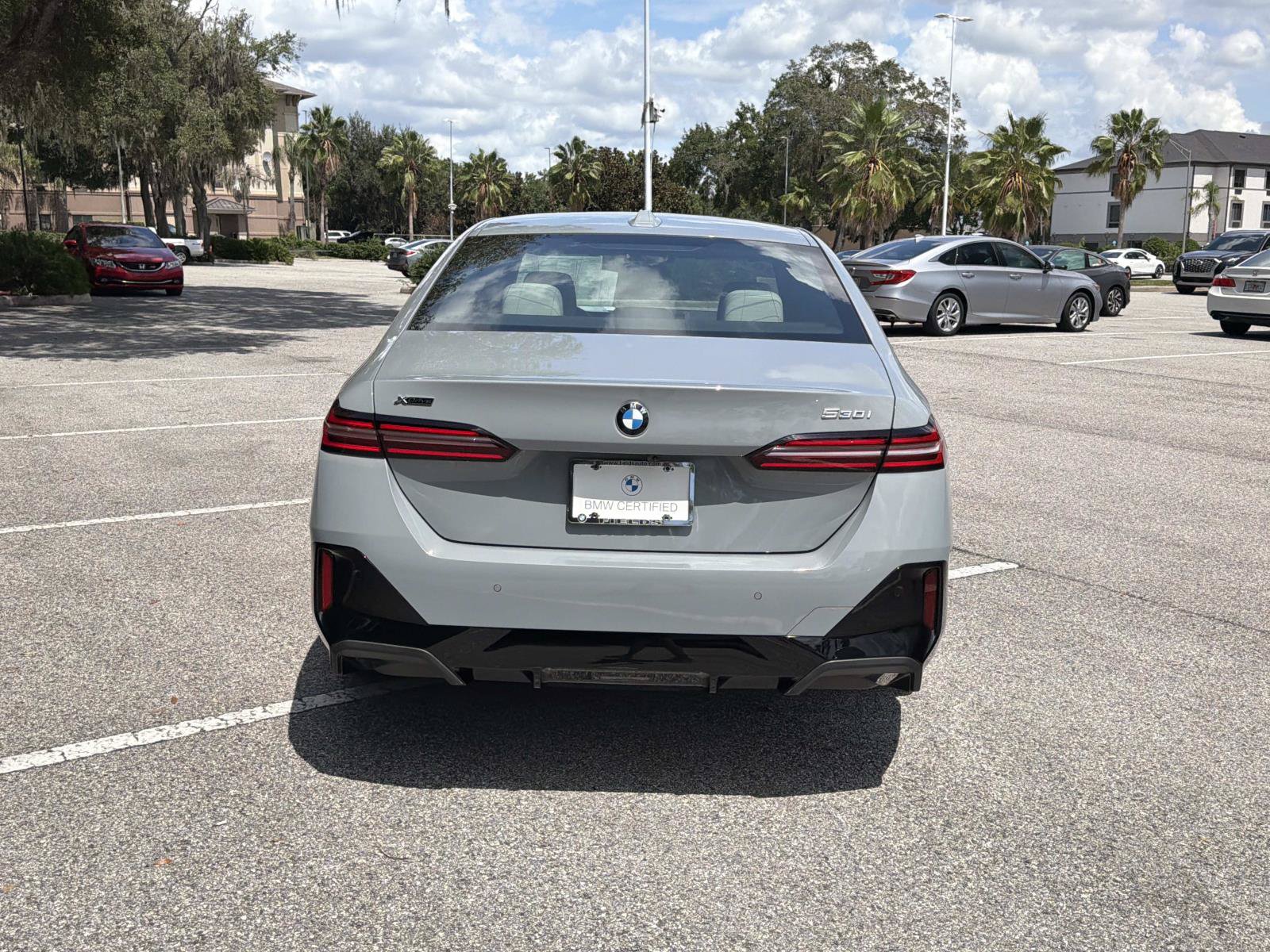 Certified 2026 BMW 530i xDrive w/ M Sport Package AWD/4WD image 5
