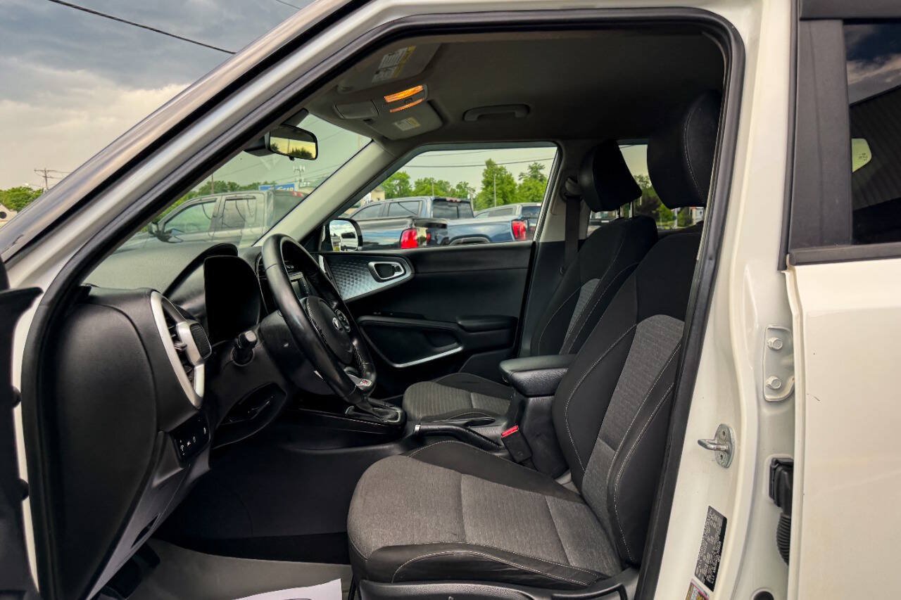 Used 2020 Kia Soul GT-Line FWD image 18