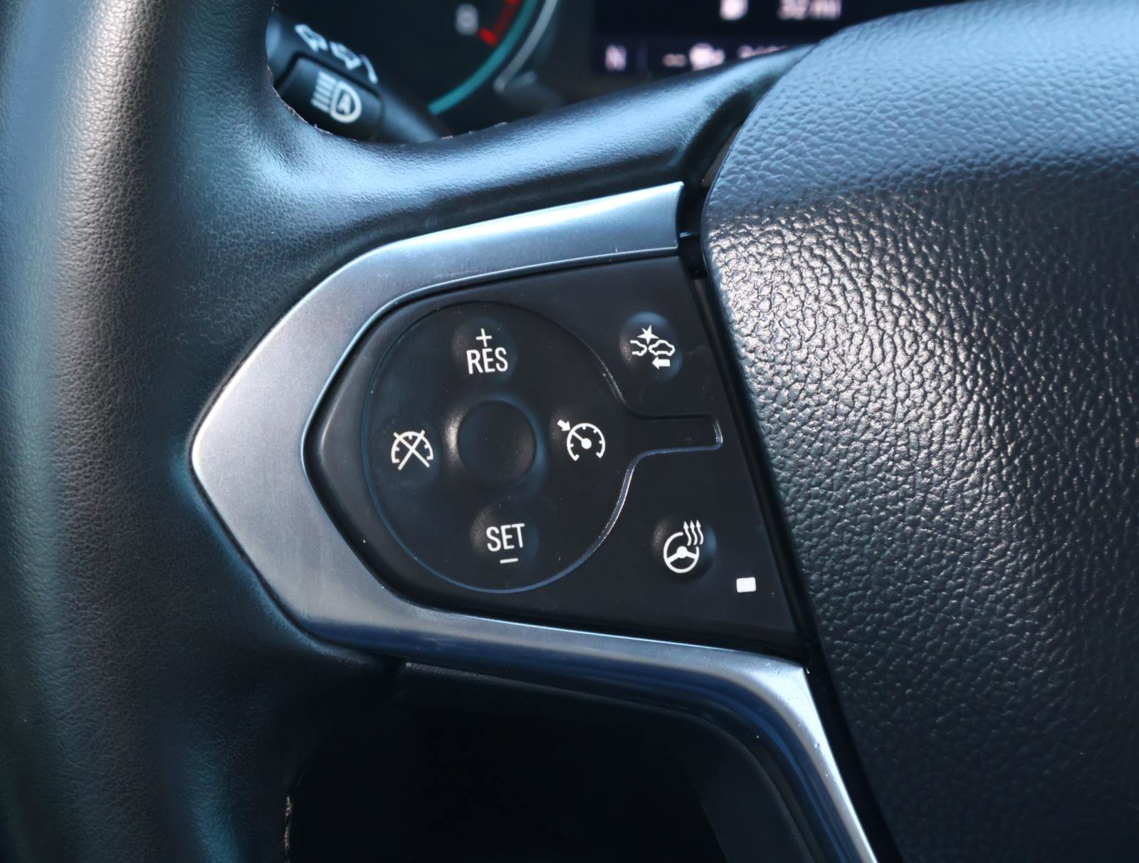 Used 2023 Chevrolet Traverse RS image 24