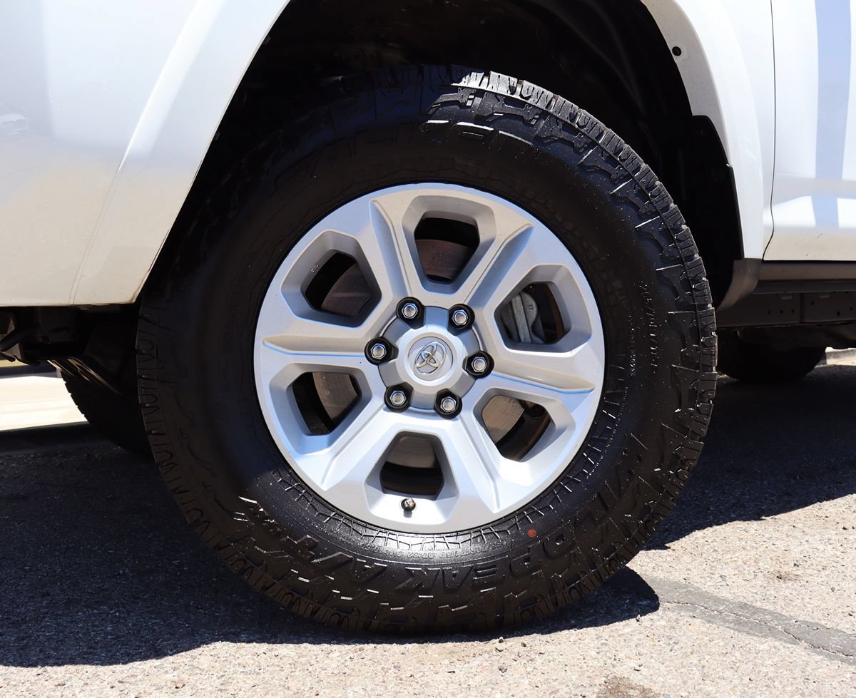 Used 2022 Toyota 4Runner SR5 AWD/4WD image 5