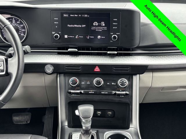 Used 2024 Kia Carnival LX image 29