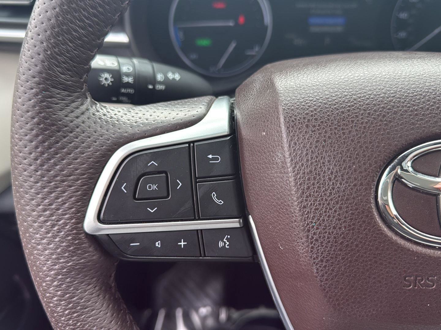 Used 2022 Toyota Sienna Platinum image 29